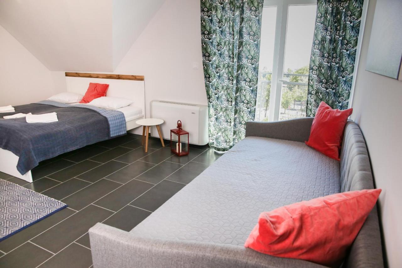 Balkon Apartmanhaz Panzio バラトンフレド エクステリア 写真