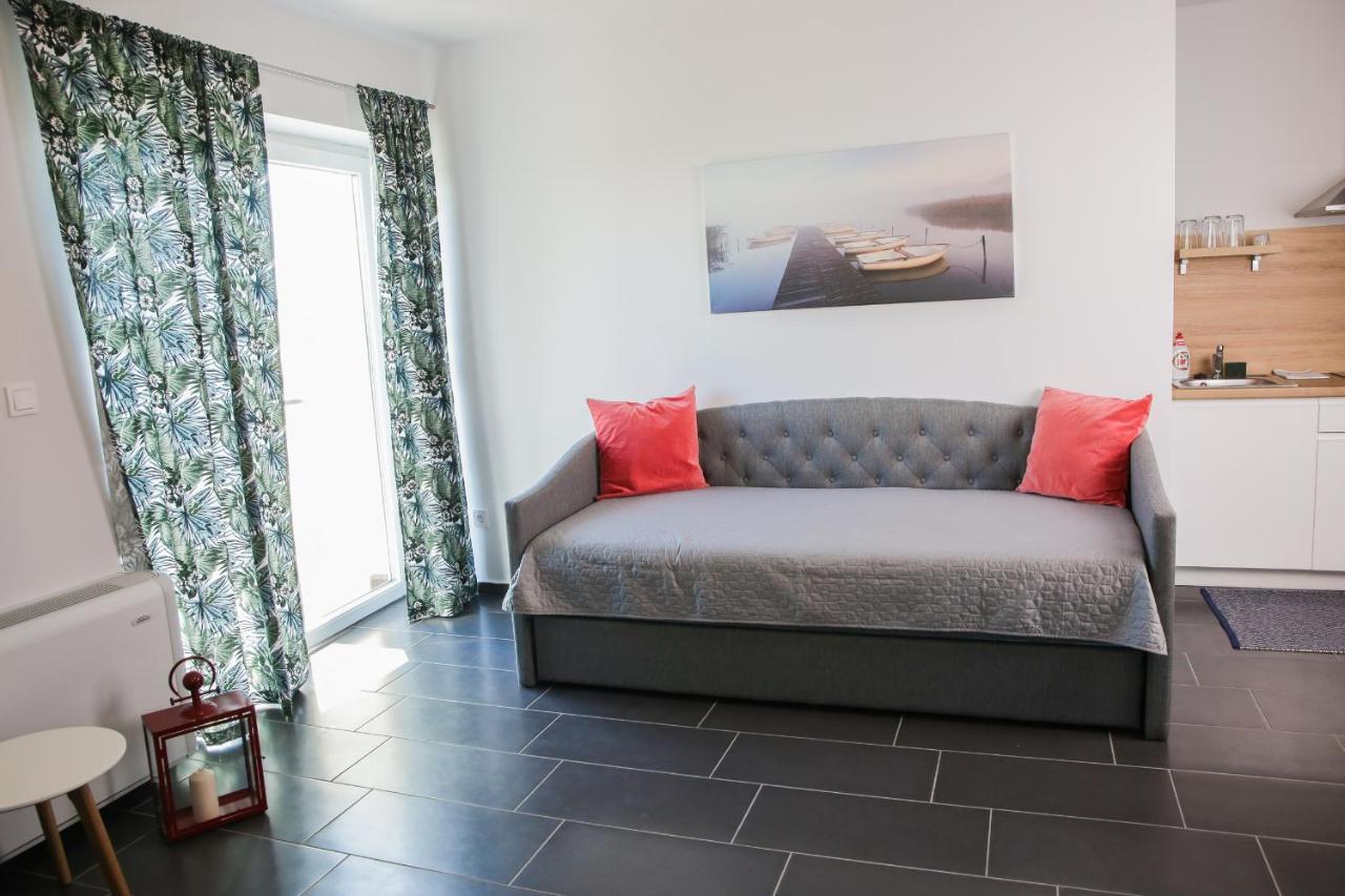 Balkon Apartmanhaz Panzio バラトンフレド エクステリア 写真