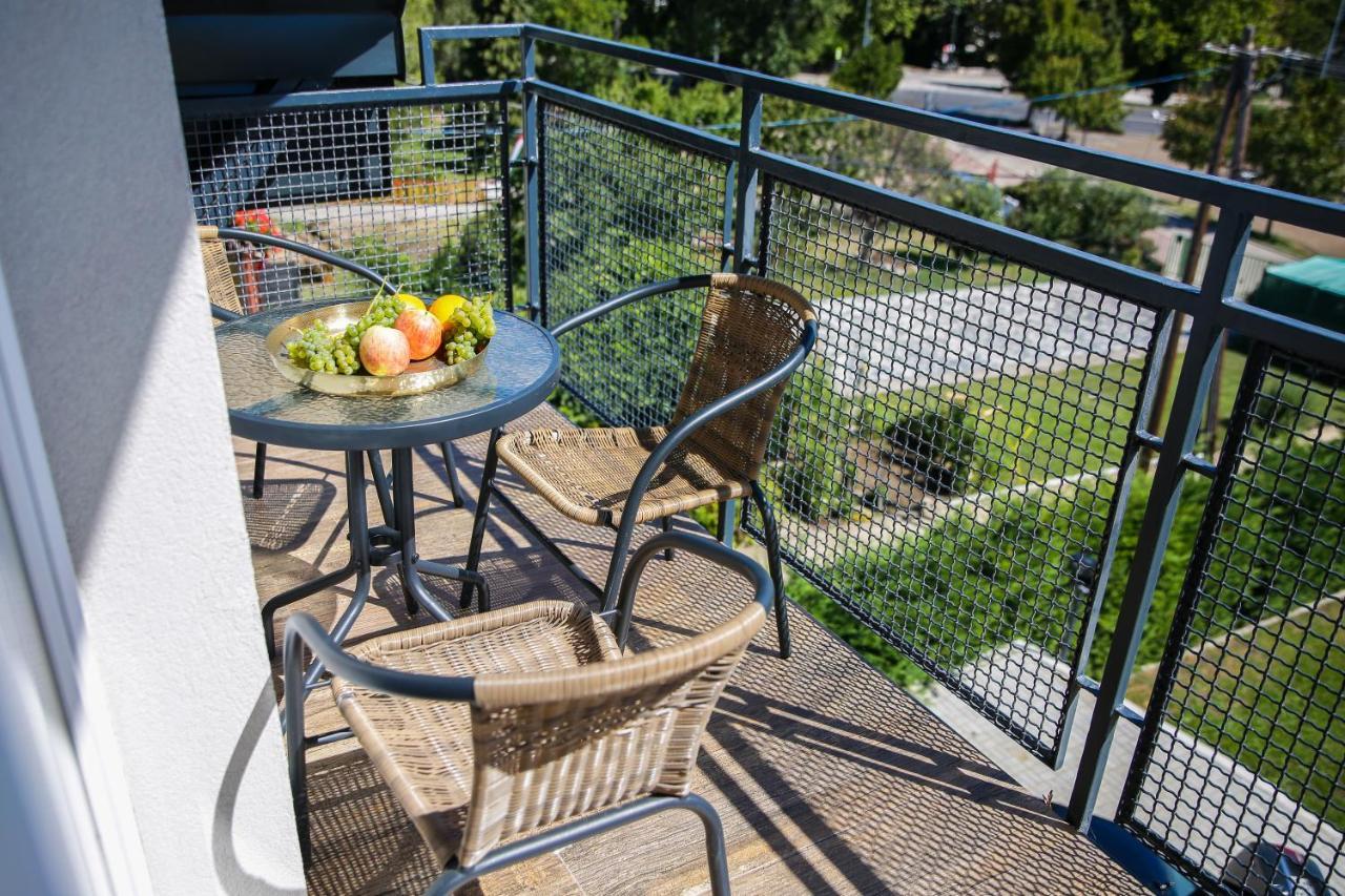 Balkon Apartmanhaz Panzio バラトンフレド エクステリア 写真