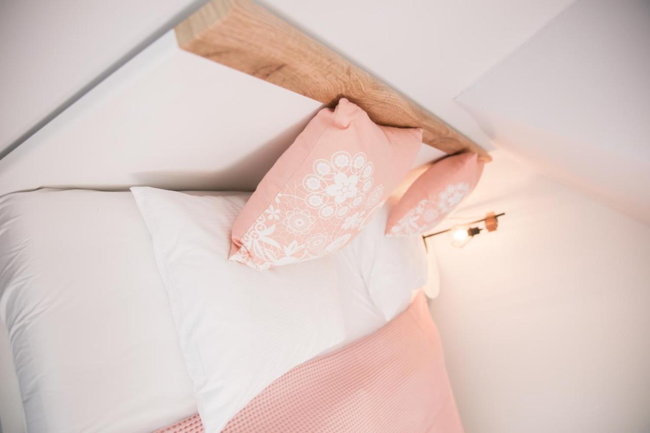Balkon Apartmanhaz Panzio バラトンフレド エクステリア 写真