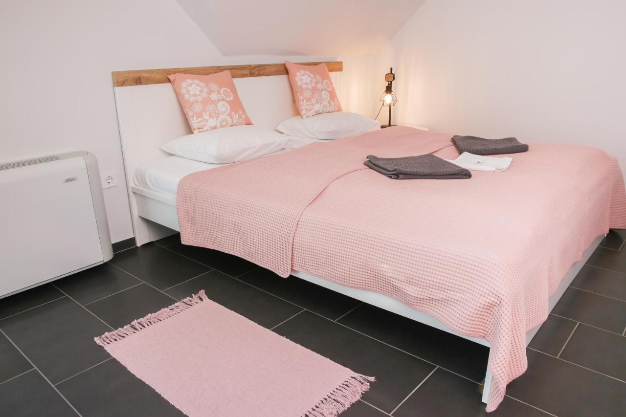 Balkon Apartmanhaz Panzio バラトンフレド エクステリア 写真