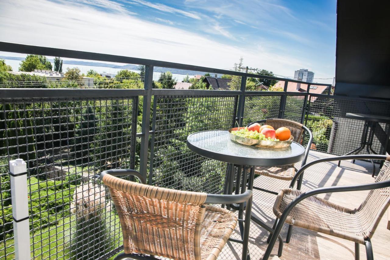 Balkon Apartmanhaz Panzio バラトンフレド エクステリア 写真