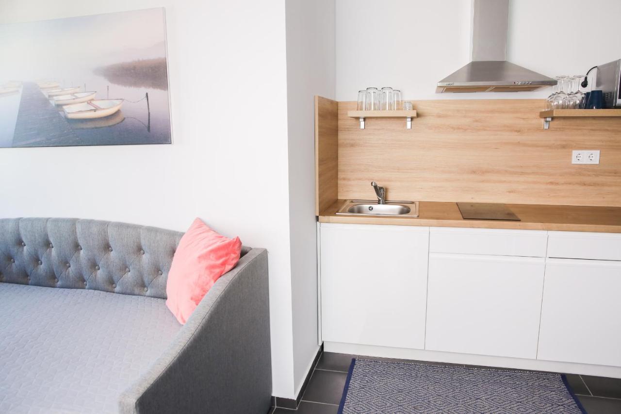 Balkon Apartmanhaz Panzio バラトンフレド エクステリア 写真