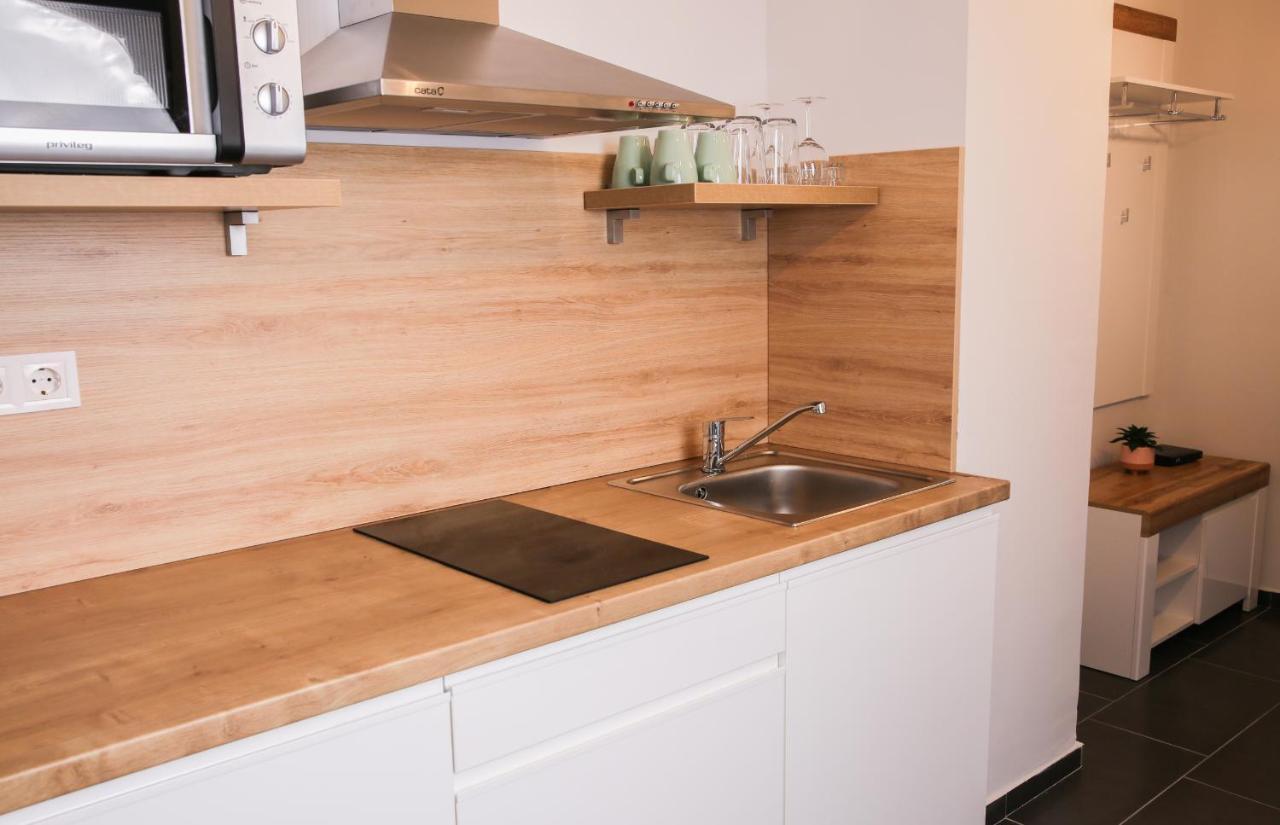 Balkon Apartmanhaz Panzio バラトンフレド エクステリア 写真