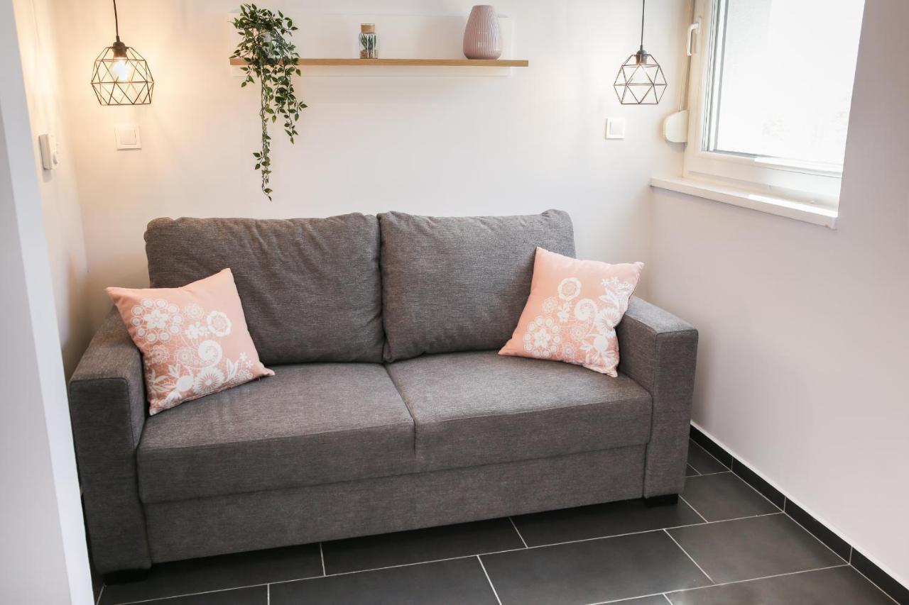 Balkon Apartmanhaz Panzio バラトンフレド エクステリア 写真