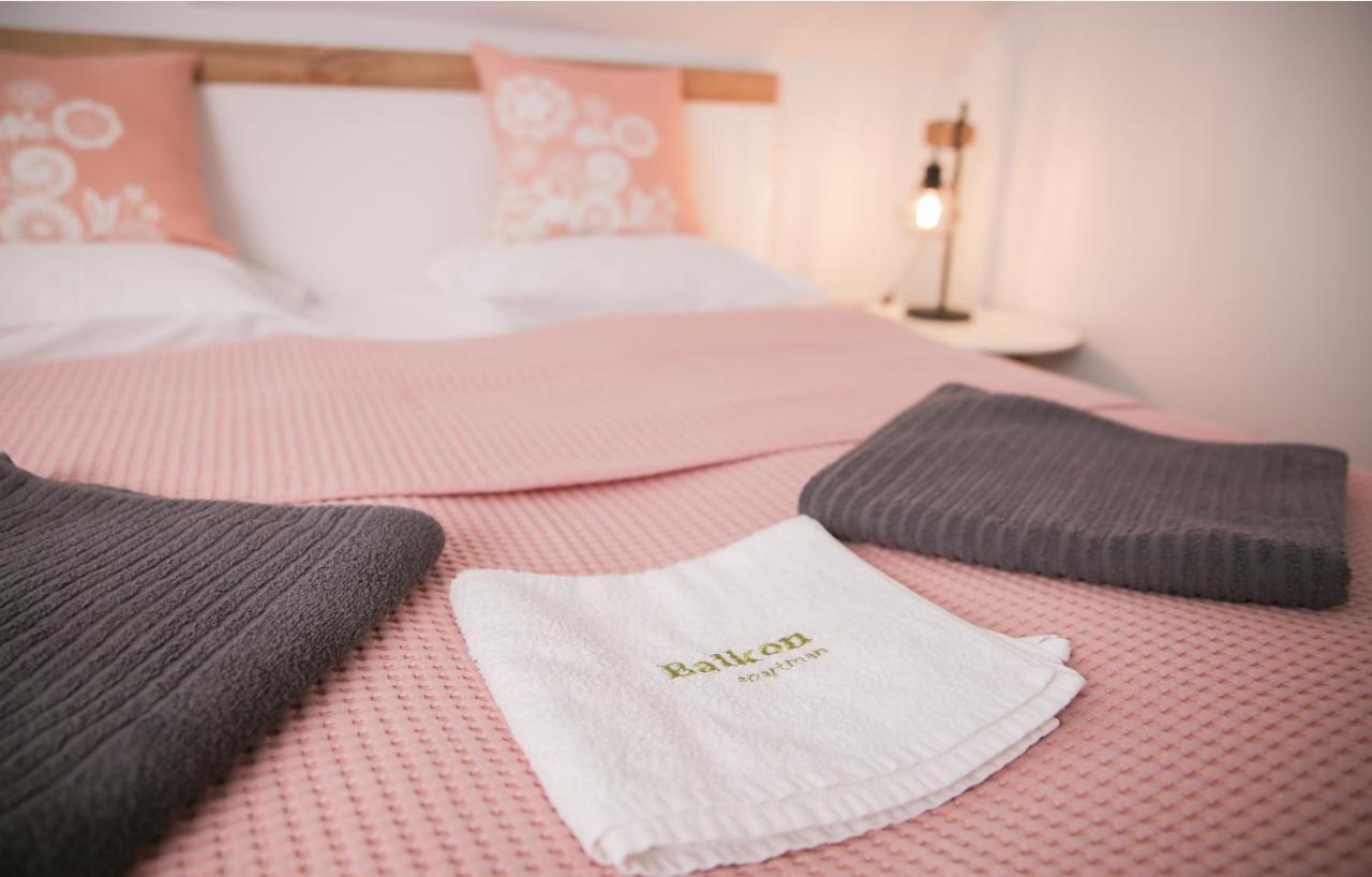 Balkon Apartmanhaz Panzio バラトンフレド エクステリア 写真