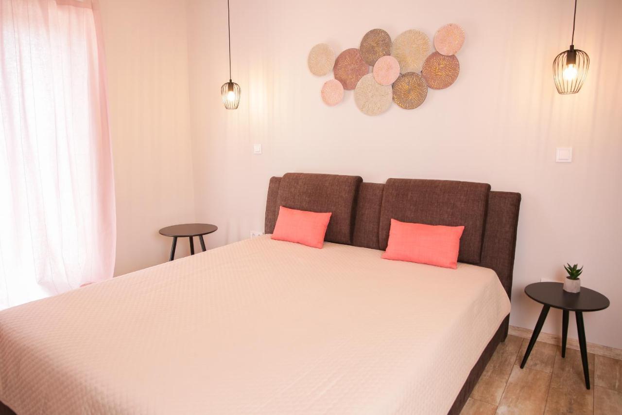 Balkon Apartmanhaz Panzio バラトンフレド エクステリア 写真