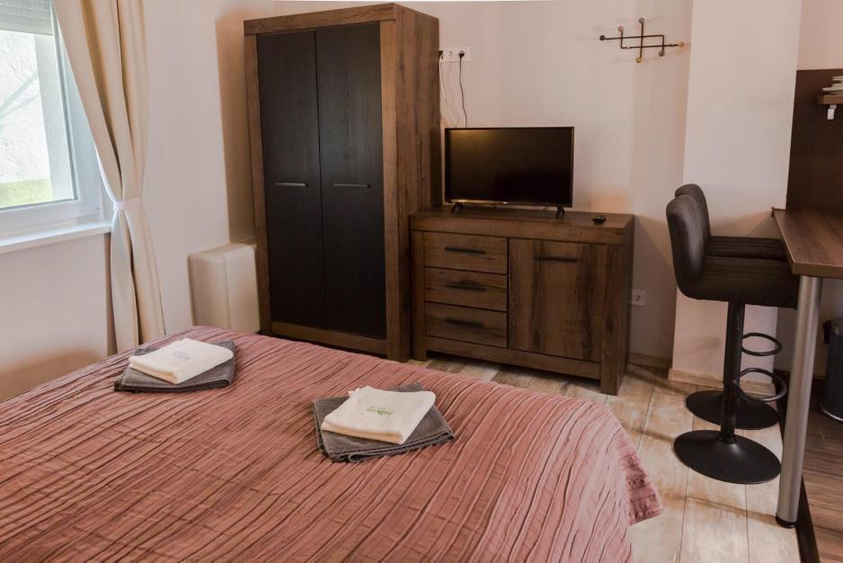 Balkon Apartmanhaz Panzio バラトンフレド エクステリア 写真
