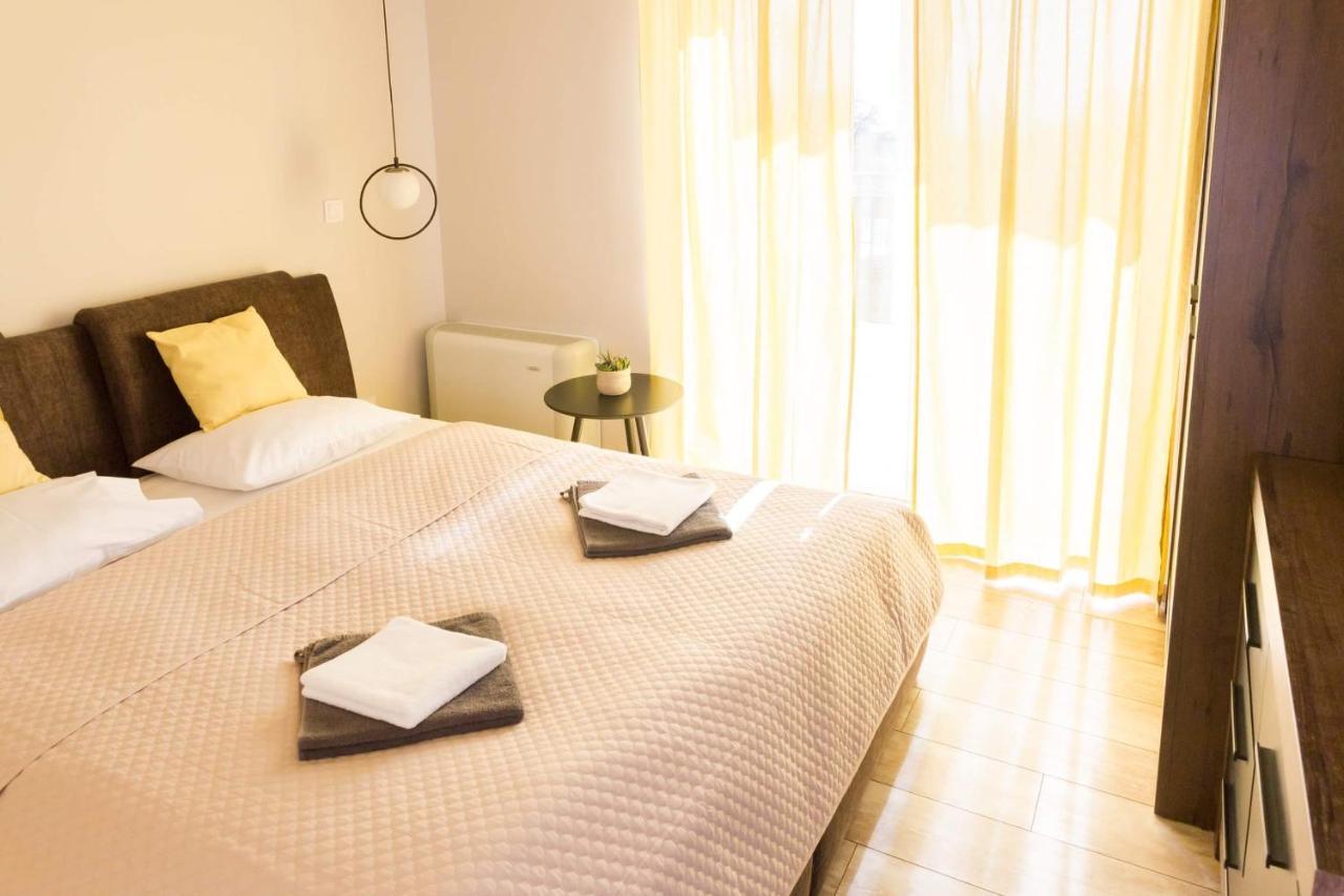 Balkon Apartmanhaz Panzio バラトンフレド エクステリア 写真