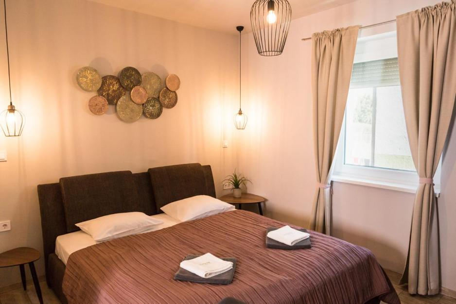 Balkon Apartmanhaz Panzio バラトンフレド エクステリア 写真