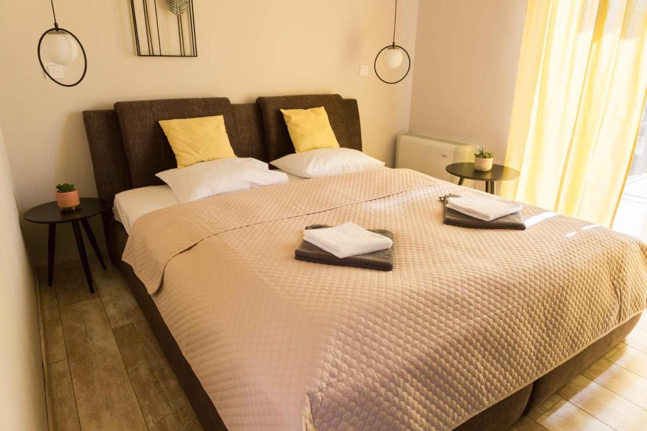 Balkon Apartmanhaz Panzio バラトンフレド エクステリア 写真