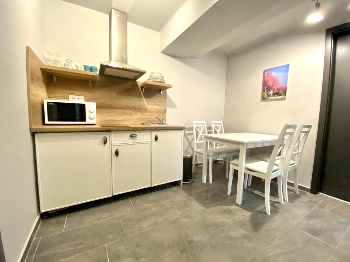 Balkon Apartmanhaz Panzio バラトンフレド エクステリア 写真
