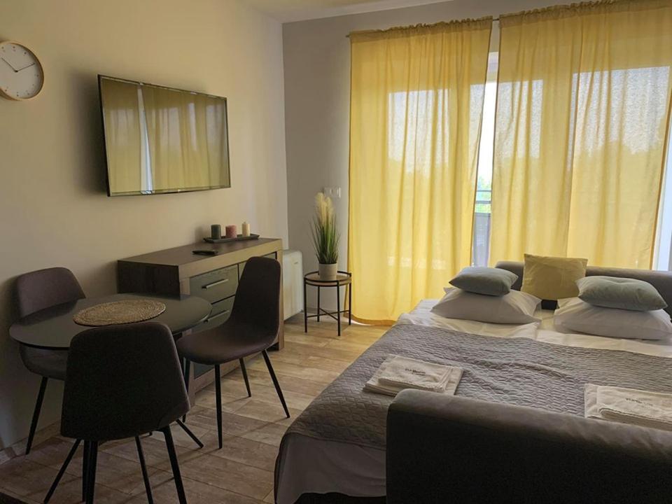 Balkon Apartmanhaz Panzio バラトンフレド エクステリア 写真